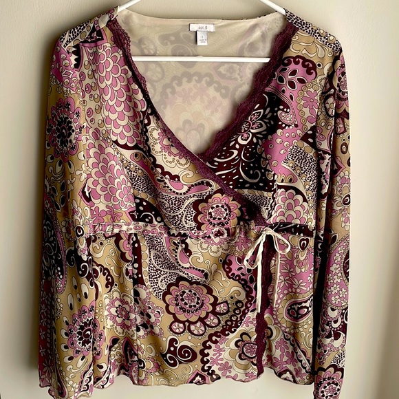 Apt.9 Career V-Neck Fully Lined Top Lace trim flared sleeves- tan & purple- L - Picture 1 of 15